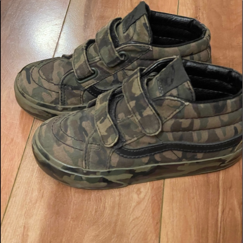 Camouflage toddler Vans size 9 1/2